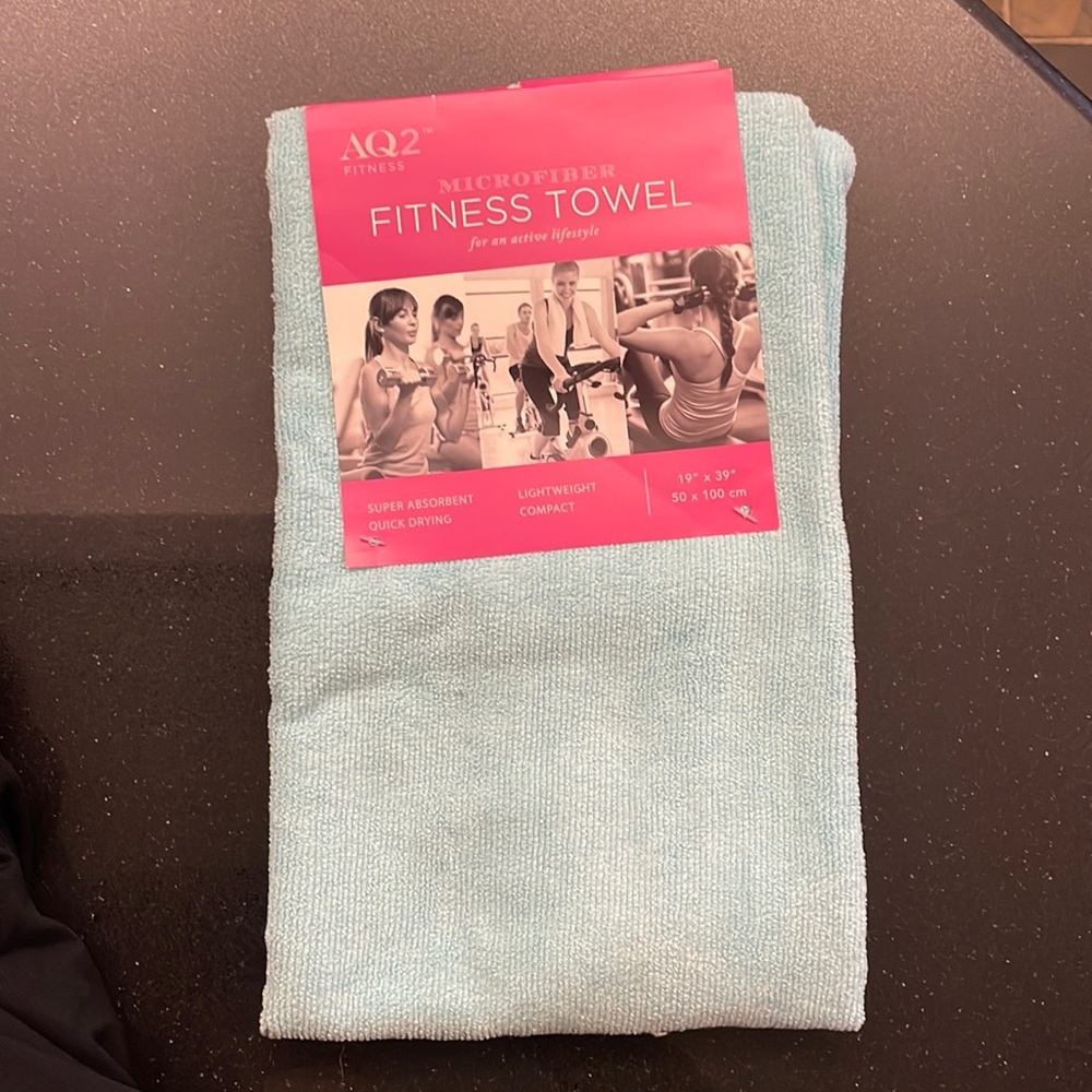 NWT microfiber yoga mat/fitness towel